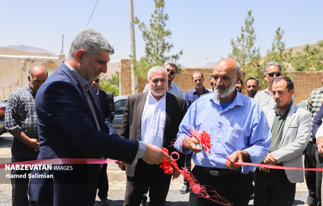 زمین چمن مصنوعی روستای چم نور به بهره‌برداری رسید