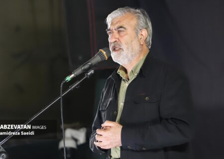 عزیزی: مقاومت ایران هیمنه آمریکا را درهم شکست