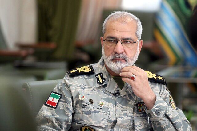 معاون اجرایی ارتش: هر اقدام زمینی دشمن در نطفه خفه می‌شود/ پهپاد «آرش» کابوس دشمن شده است