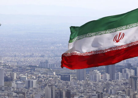 کارشناس عراقی: ایران دارای جایگزین‌های اقتصادی برای مقابله با تحریم‌ها است