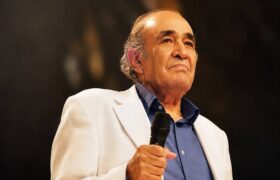 صدای گرم و گیرای حسین خواجه‌امیری حلقه‌ وصل موسیقی فاخر و مردمی بود
