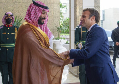 بن‌سلمان در پاریس؛ رایزنی با مکرون درباره ایران، تنگه هرمز و همکاری‌های دوجانبه