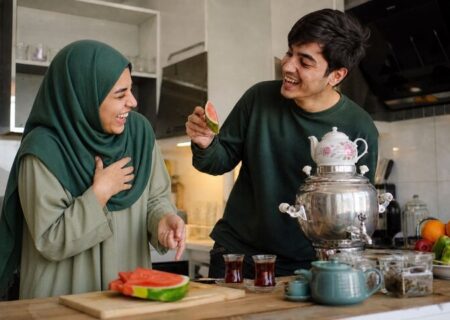 خطاهای رایج در تشخیص «شوخی» با «تمسخر»/ تاثیر شوخی بر شخصیت کودکان