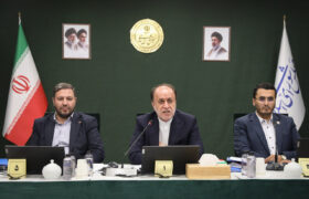حاجی بابایی: تنگه هرمز در ید ایران است/بازنشستگان باید ۹۰ درصد حقوق شاغلان را دریافت کنند