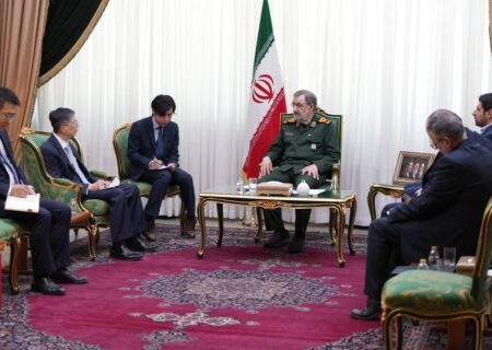 محسن رضایی: آمریکا باید جنگ را پایان دهد و پول‌های مسدود شده ایران را بپردازد