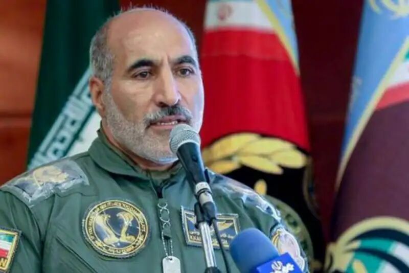 تجلیل فرمانده هوانیروز ارتش از بانویی که فرزند، خواهر و همسر شهید بود