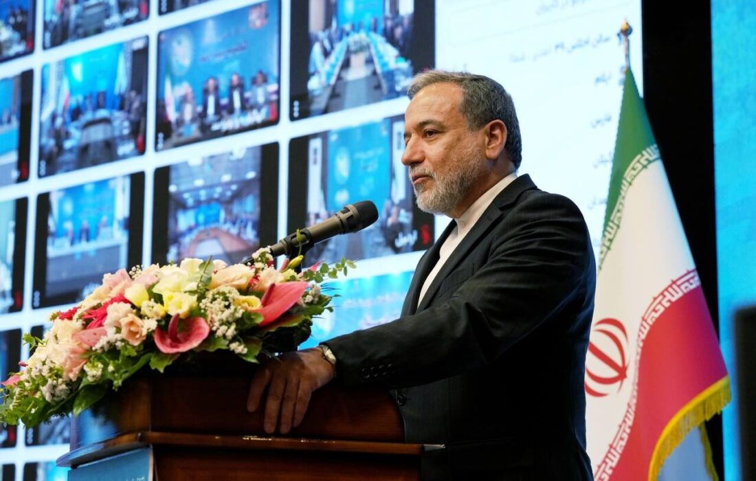 تجلیل عراقچی از معلمان و دانشآموزان شهید