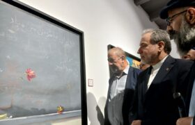 عباس عراقچی: کشورهای خارجی برای درک حقوق بشر به نمایشگاه «مدرسه میناب» بیایند