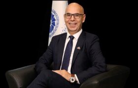 اقتصاد ایران با تکیه بر مردم و اصلاحات داخلی از فشار تحریم عبور می‌کند