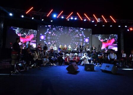 «روایت رحمت» پایان یافت؛ سفر موسیقایی «سازینه» تا نوای آیینی میناب