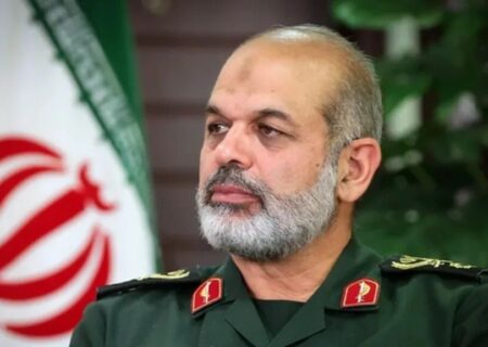 سرلشکر وحیدی: رزمندگان اسلام مسلح ترین ارتش تاریخ جهان را به زانو در آوردند
