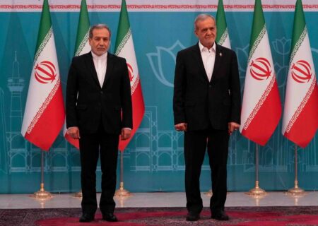 پیام قدردانی عراقچی از رئیس جمهور: دیپلماسی در خط مقدم دفاع از ایران است