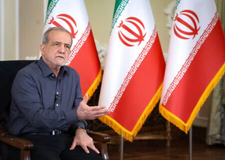 پزشکیان: جامعه را نمی‌توان با امرونهی اداره کرد/ با پشتیبانی رهبری تمام تلاش بر وحدت و انسجام است