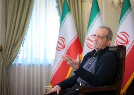 اگر تا امروز مانده‌ایم، به‌خاطر مردم نجیب ایران است/ حتی گلایه‌مندان هم همراهی کردند