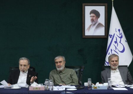 حضور عراقچی در کمیسیون امنیت ملی مجلس/ تعامل مجلس و دولت در طرح مدیریت تنگه هرمز
