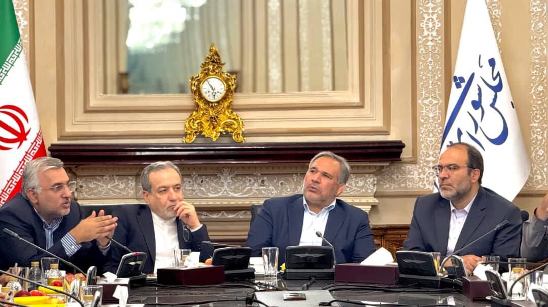 نشست عراقچی با اعضای کمیسیون اقتصادی مجلس