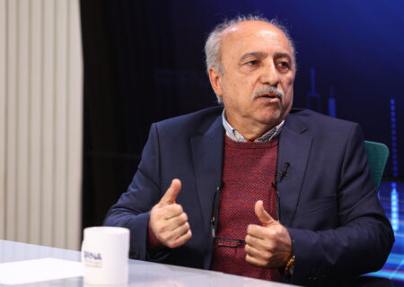کارشناس اقتصادی: رفع موانع تولید باید از بنگاه‌های کوچک و متوسط آغاز شود