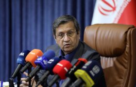 همتی: بانک مرکزی با استفاده از ابزارهای در اختیار خود، به‌موقع در بازار مداخله خواهد کرد