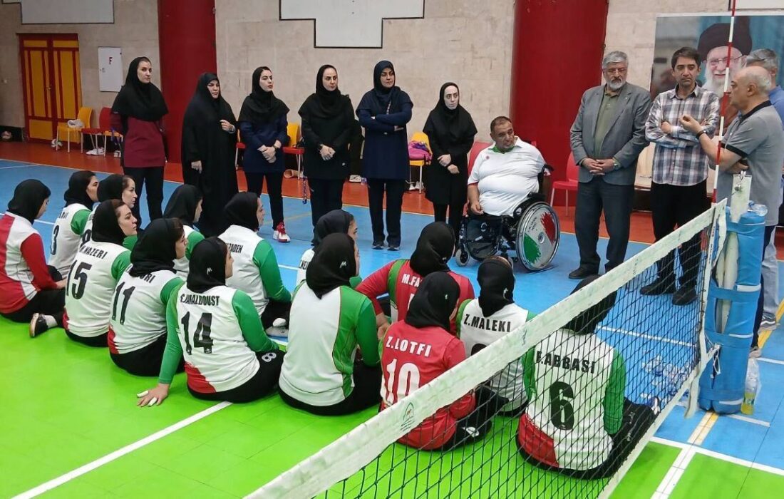 بازدید پولادگر از تمرینات تیم ملی والیبال نشسته بانوان
