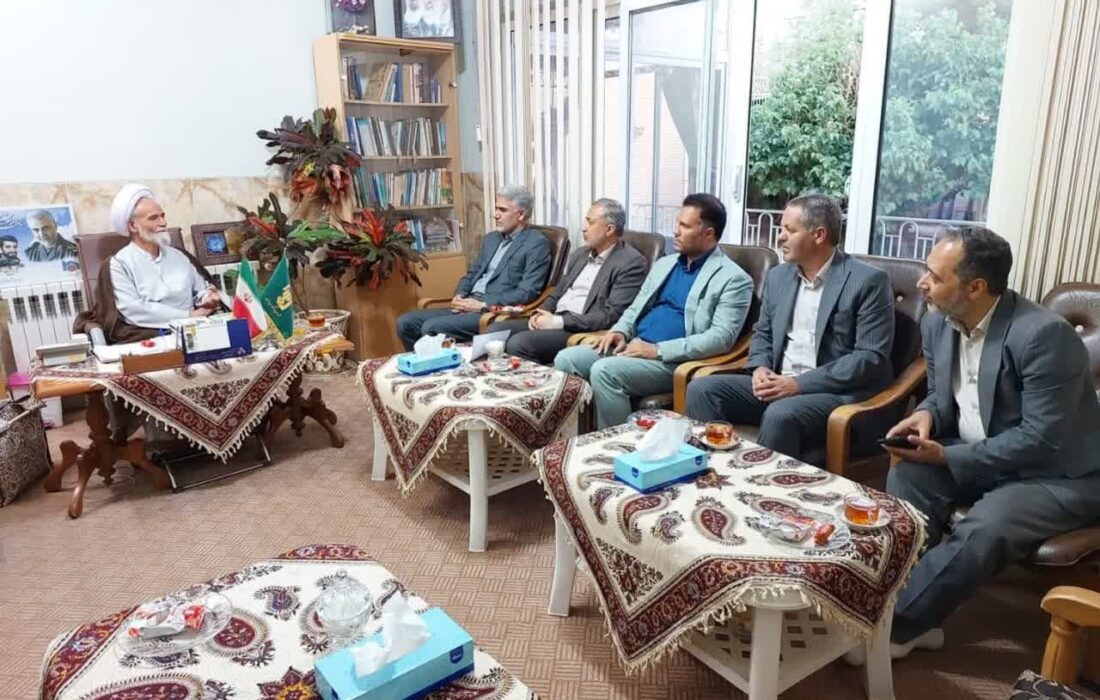 دیدار مدیر کل سیاسی استانداری با امام جمعه نجف آباد