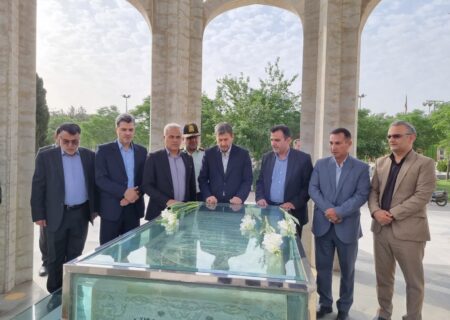 کاشان میزبان استاندار اصفهان؛ از کلنگ‌زنی مدرسه‌ تا عطر گلاب در قمصر!