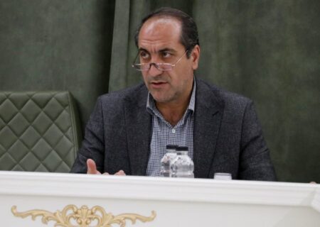 گسترش وحدت جامعه وظیفه فرمانداران در شرایط فعلی/همفکری با نخبگان لازمه پیروزی در جنگ رسانه‌ای است