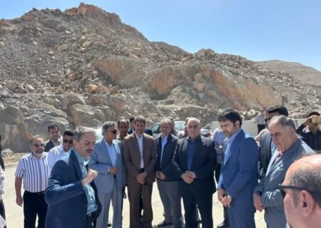معاون وزیر راه و شهرسازی از آزادراه کنارگذر شرق اصفهان بازدید کرد