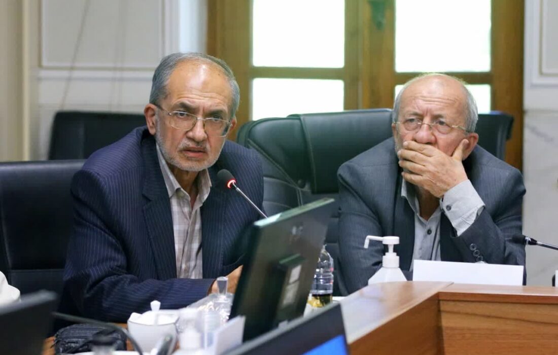 دشمن با تأثیرگذاری بر افکار عمومی و تحریک احساسات مردم، میتواند ضربه بزند