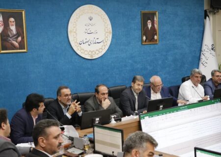 استاندار اصفهان: مطالبات بلاتکلیف ۲۰ ساله برخوار دستور اجرایی گرفت