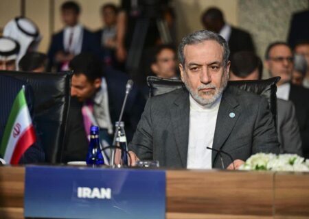 عراقچی: کشورهای مستقل و مسلمان مسئولیت خود را در قبال صلح و امنیت بین‌المللی ایفا کنند