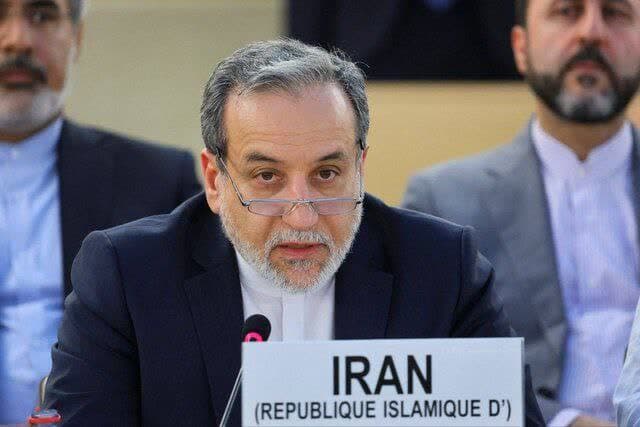 عراقچی: ایران تمامی گزینهها را برای دفاع از حاکمیت، منافع و مردم خود محفوظ میدارد