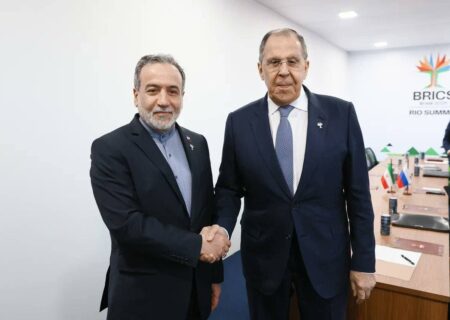 عراقچی با لاوروف دیدار کرد/گفت وگو با وزرای خارجه مصر، چین و هند