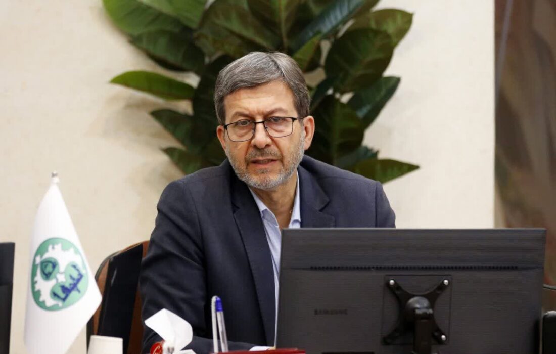 بررسی رفع چالش فضاهای کالبدی دانشگاه هنر اصفهان