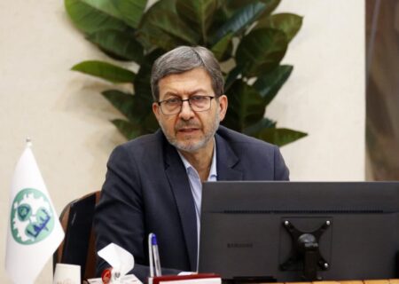 بررسی رفع چالش فضاهای کالبدی دانشگاه هنر اصفهان