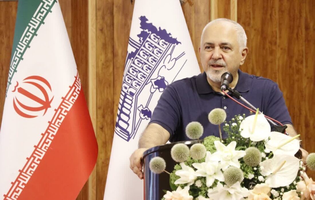 ظریف: جهان هنر در سوگ استاد محمود فرشچیان عزادار است/فرشچیان، استادی که هنر را با انسانیت درآمیخت