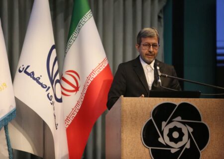 استاندار اصفهان: حکمت مولانا نقشه راهی برای توسعه متوازن و اخلاقمدار استان اصفهان است