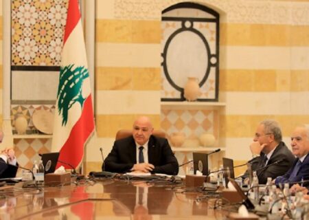 وزیران وابسته به حزب الله و جنبش امل جلسه هیات دولت لبنان را ترک کردند