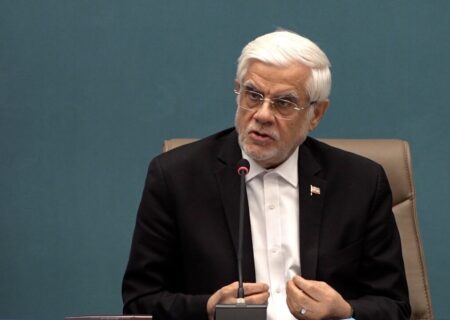 عارف: استمرار جریان آموزشی از آسیب‌های روحی و روانی دانش آموزان می‌کاهد