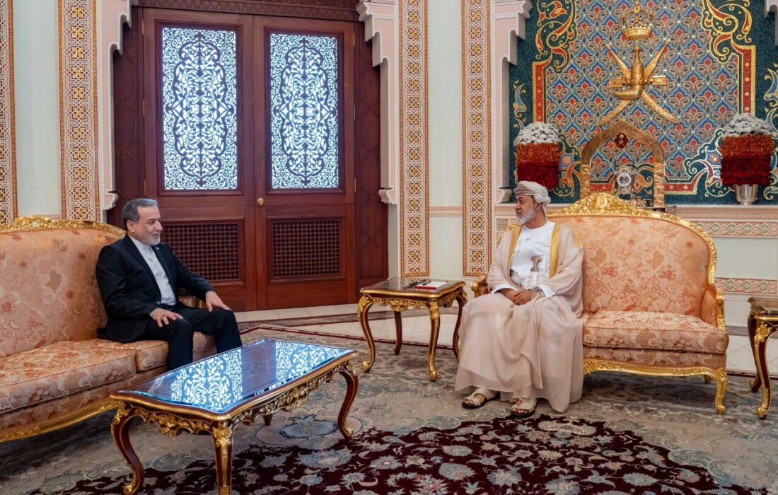 قدردانی عراقچی از مواضع مدبرانه مسقط/ سلطان عمان شهادت رهبر انقلاب را تسلیت گفت