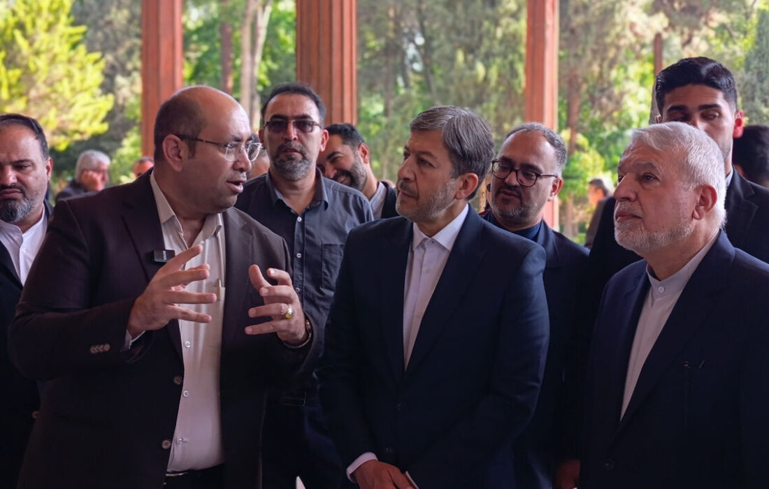 وزیر میراثفرهنگی از آثار تاریخی متاثر از جنگ تحمیلی سوم در اصفهان بازدید کرد