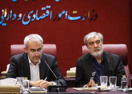وزیر اقتصاد و معاون وزیر خارجه به کمیسیون امنیت ملی مجلس گزارش دادند