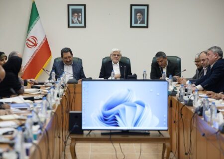 عارف: ریشه‌های گرانی باید دقیق و علمی شناسایی شود/ ضرورت «اقدام جهشی» برای حل مشکل مسکن