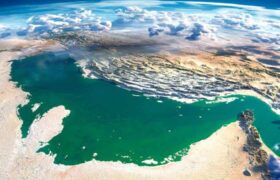 مرکز دریایی انگلیس از اصابت پرتابه ناشناس به یک نفتکش در تنگه هرمز خبر داد