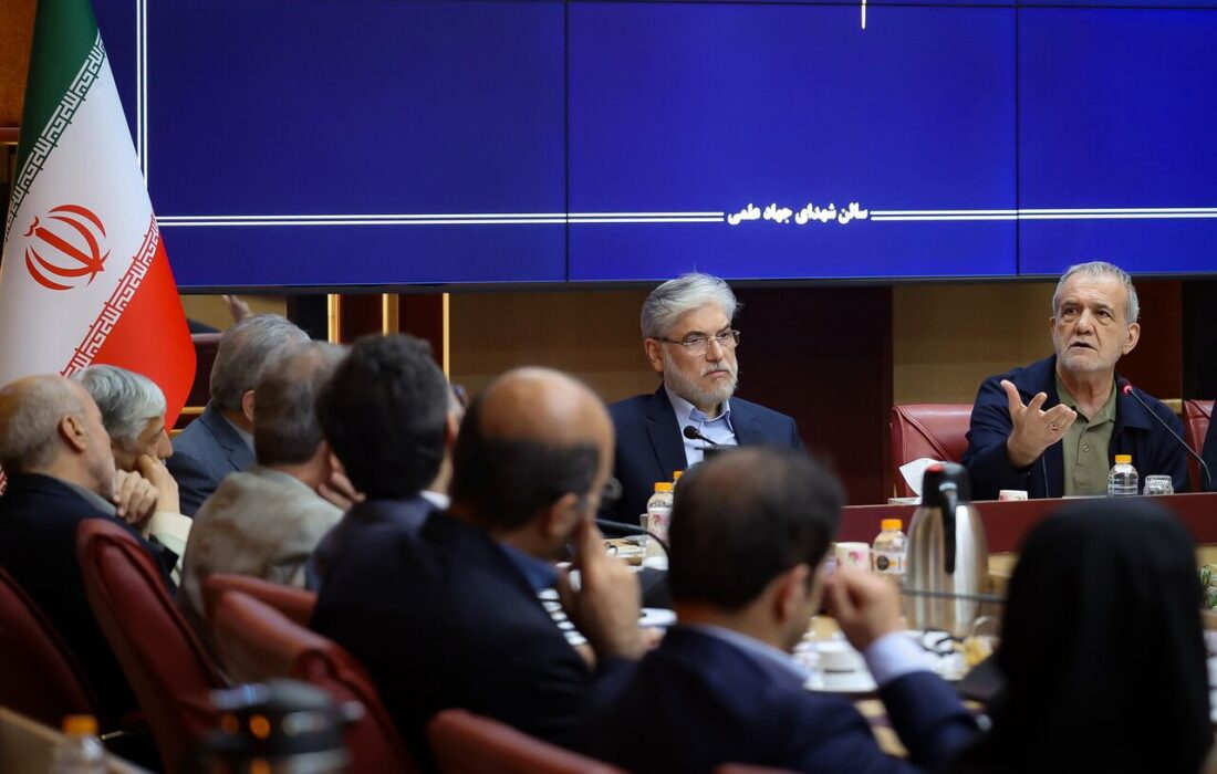 پزشکیان: دانشگاهها به نهادی برای توسعه و حل مسائل کشور تبدیل شوند