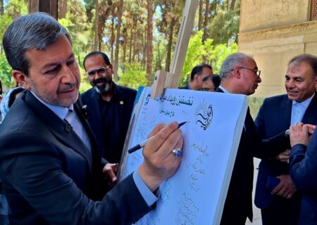 استاندار: وقت جهانی شدن طراحی طلای اصفهان فرا رسیده است
