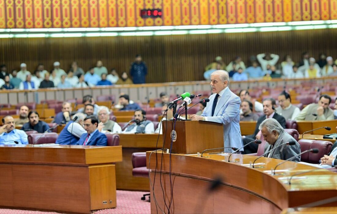 شهباز شریف: هیات پاکستان در مراسم تشییع پیکر رهبر شهید ایران شرکت می کند
