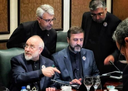 انتقاد روزنامه قدس از حملات تندروها به قالیباف/ واضح است که جنگ «تمام» نشده است