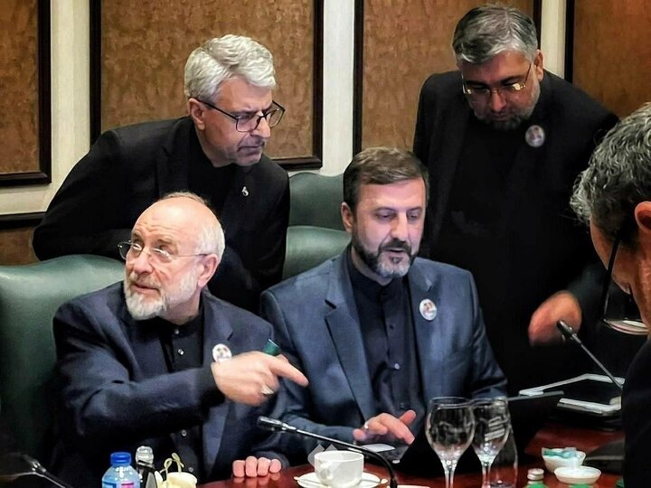 به تیم دیپلماسی اعتماد کنیم