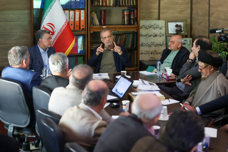 پزشکیان: حکمرانی سلامت باید از درمانمحوری به سلامت جامعهمحور تغییر کند
