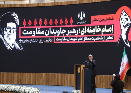 پزشکیان: من با رهبر شهید وداع نکرده و نخواهم کرد